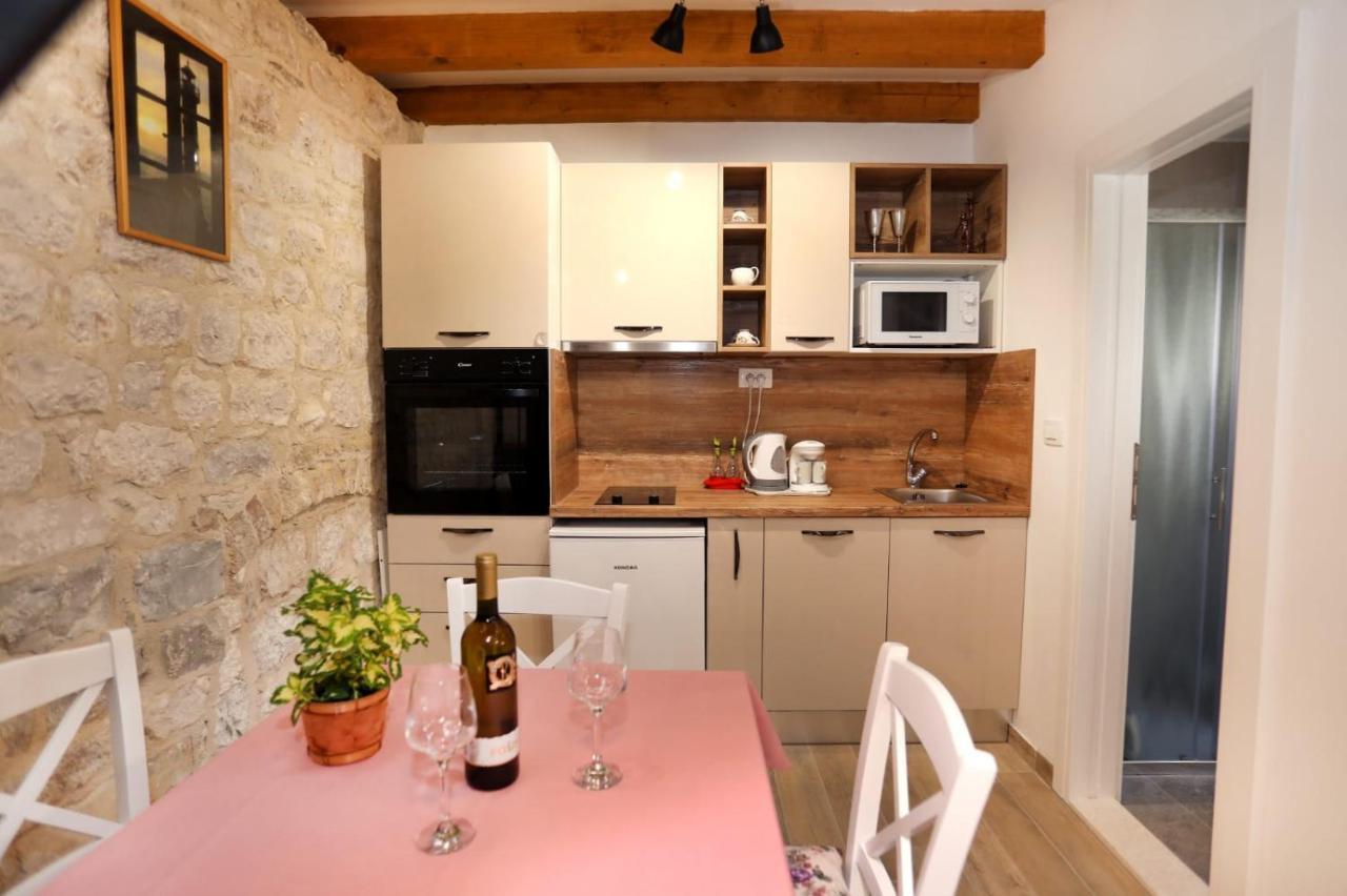 Studio Apartman Mihaella Kaštela Exteriér fotografie